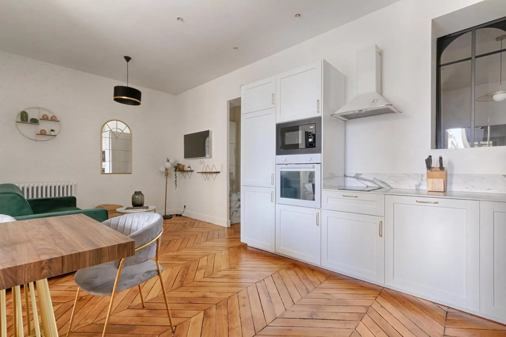 아파트 Harmonious Flat Parc Monceau 8p 파리